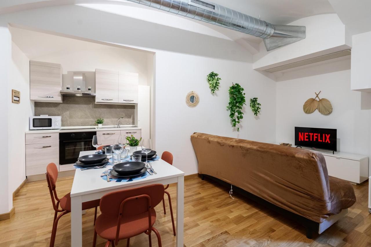 Centro Storico Duomo A 5 Minuti Love Suite Wifi Netflix Милано Екстериор снимка
